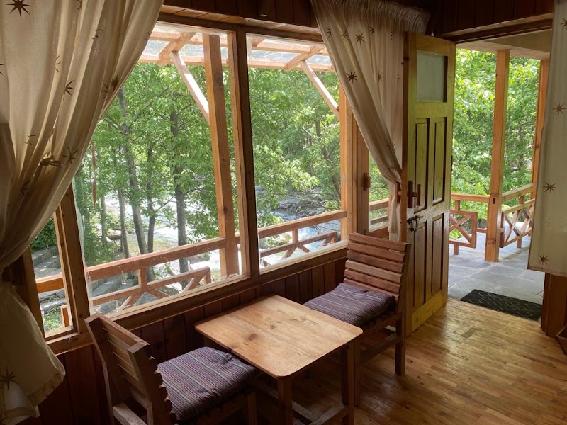 Great Escape - Tirthan - Great Escape - Tirthan, village Bhiyali, Bathad, Banjar, Himachal Pradesh 175123, India
