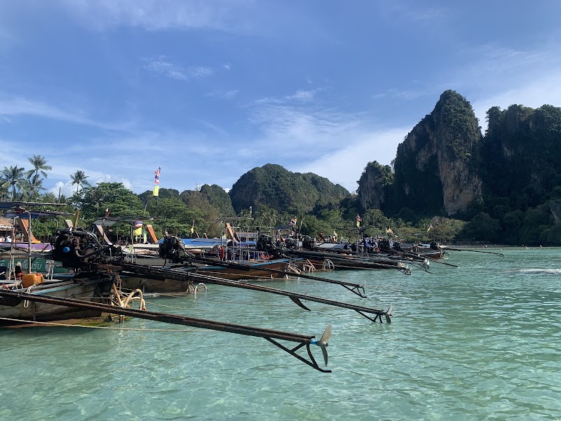 Railay West Beach - Railay West Beach 2R7P+7RP, Ao Nang, Mueang Krabi District, Krabi 81000, Thailand