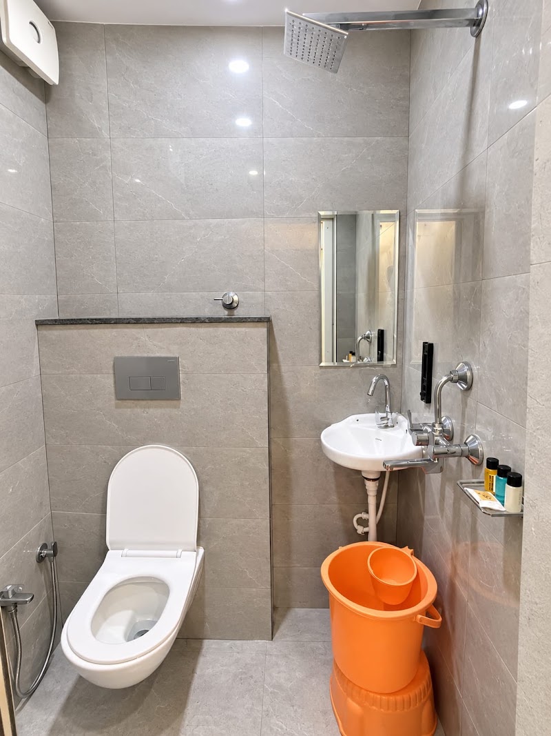 GG STAY INN - GG STAY INN D35/140, Post Office, near Jangambadi, Jangambari, Bangali Tola, Varanasi, Uttar Pradesh 221001, India