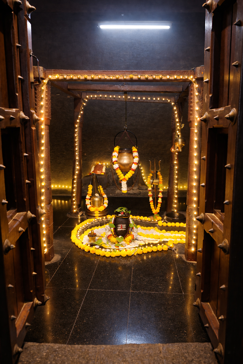 Pataleshwar Shiv Temple, Jangali Maharaj Road - Pataleshwar Shiv Temple, Jangali Maharaj Road GVG2+J5G, Jangali Maharaj Rd, Shivajinagar, Pune, Maharashtra 411005, India