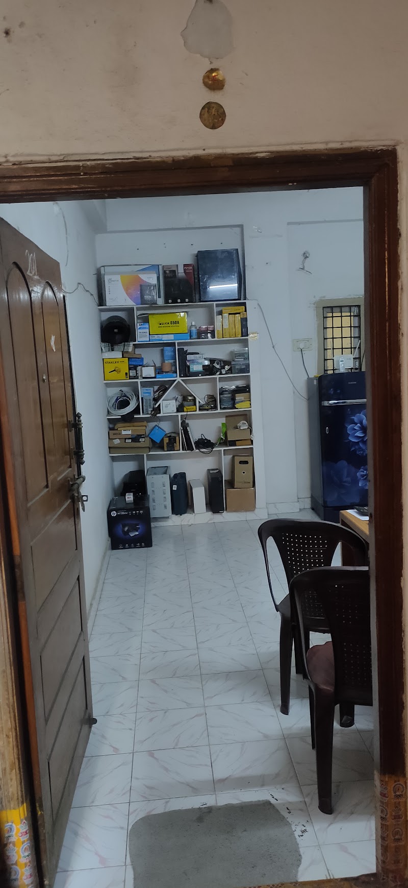 Akshayaguna data recovery services - Akshayaguna data recovery services, akshayaguna technologies, flat no 201, swaroop enclave, plot no 7-1-146/2, Gurudwara Ln, Hanuman Temple Complex, Swathi Avenue, Ameerpet, Hyderabad, Telangana 500016, India