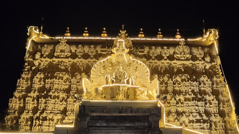 Sree Padmanabhaswamy Temple - Sree Padmanabhaswamy Temple FWMW+4HH, Padmanabhaswamy Temple Rd, Fort, East Fort, Pazhavangadi, Thiruvananthapuram, Kerala 695023, India