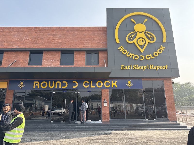 Round D Clock