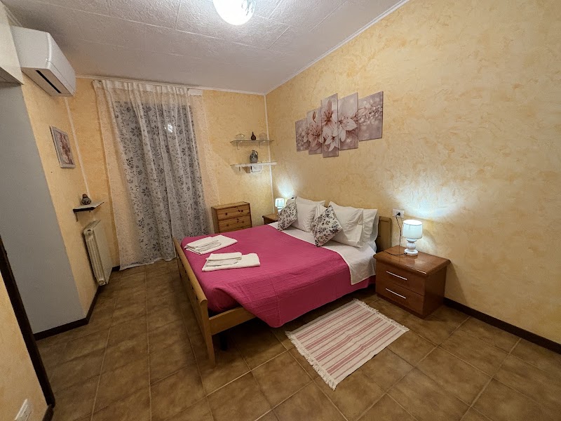 Hotel Diffuso Il Portichetto - Hotel Diffuso Il Portichetto Via del Castellano, 9, 23828 Vezio LC, Italy