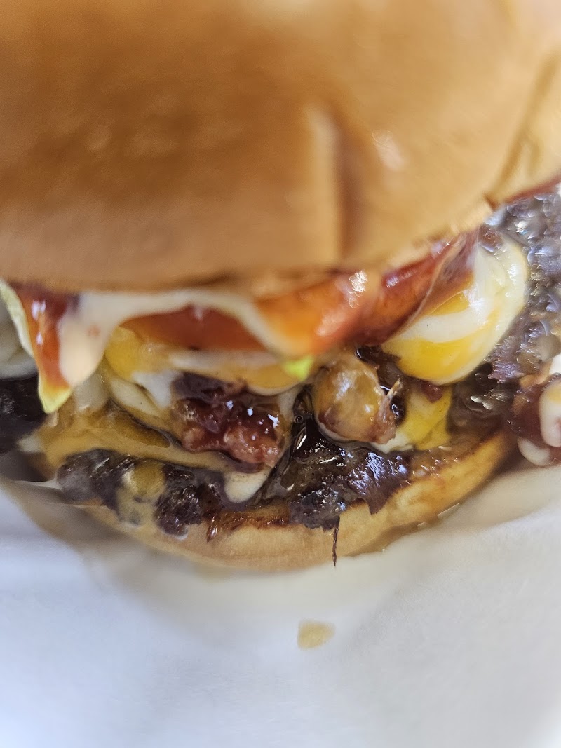 Hixzee's Gourmet Street Food Truck - Hixzee's Gourmet Street Food Truck 604 7th Ave, Keremeos, BC V0X 1N1, Canada