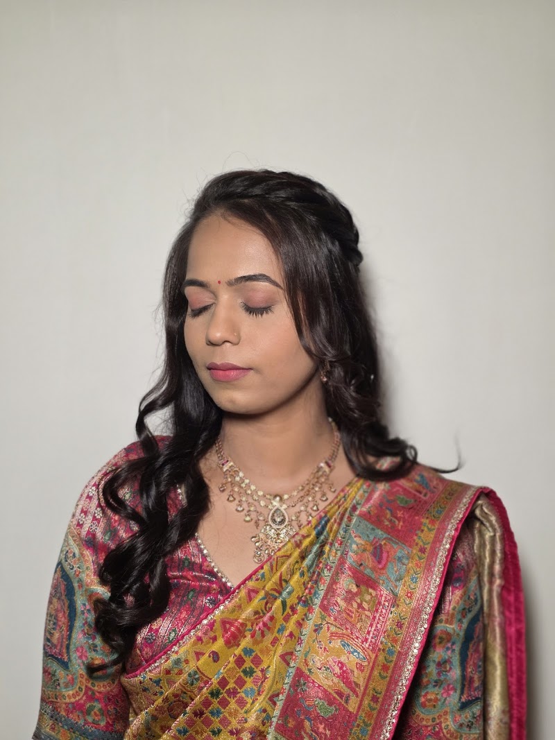 Visha makeup studio - Visha makeup studio, W928+PGV, Kalmi, Chhattisgarh 496001, India