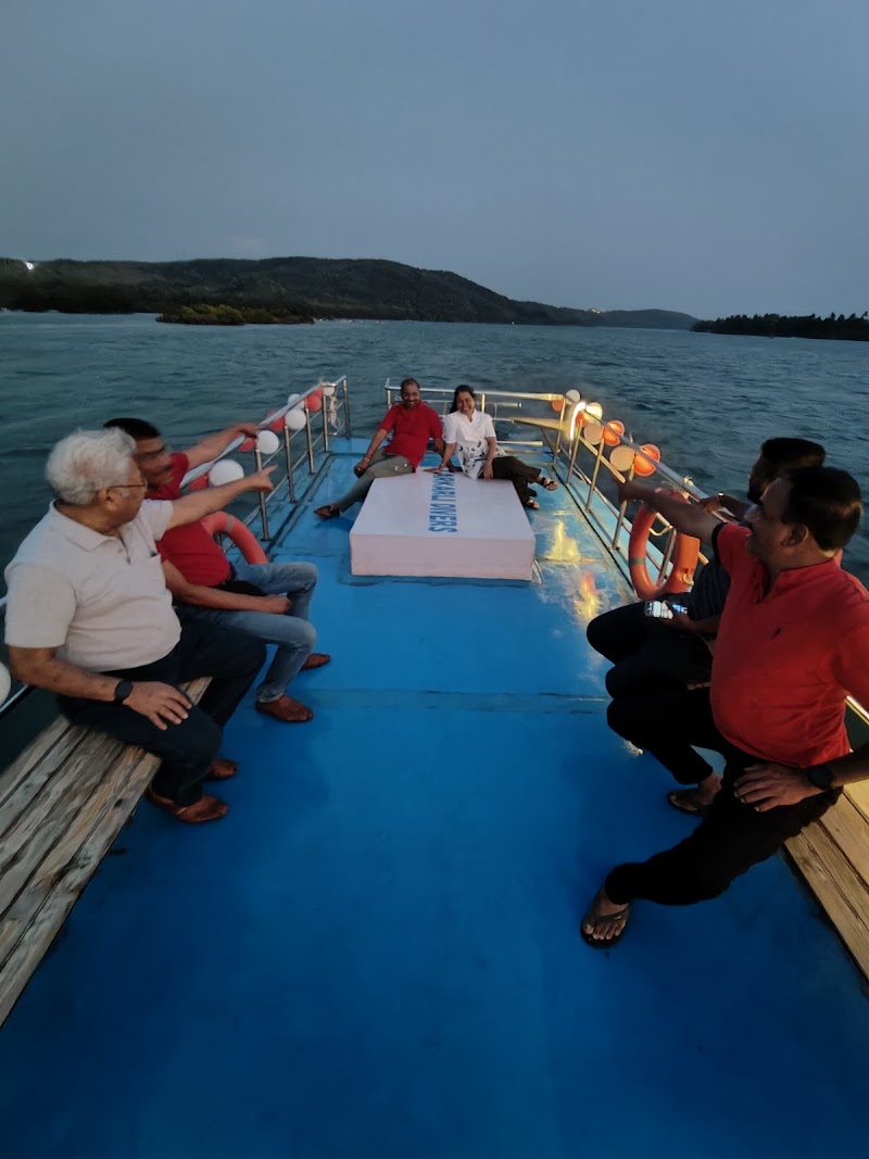 Tarkarli Divers - Tarkarli Divers, Bandar Jetty, Tarkarli, Malvan, Maharashtra 416606, India