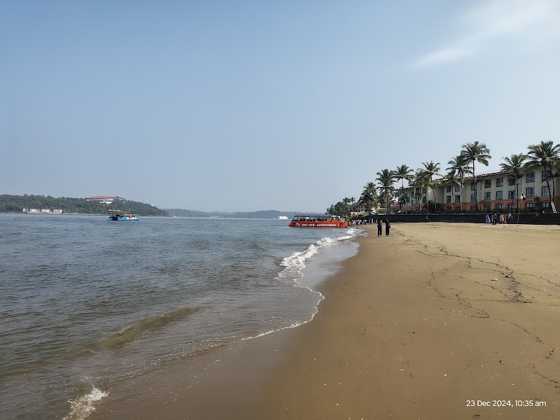 Miramar Beach - Miramar Beach FRP6+M64 Deepra Apartments, Dayanand Bandodkar Marg, Caculo Colony, Miramar, Panaji, Goa 403001, India