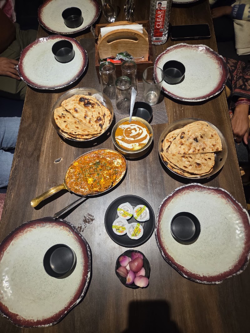 The Roof Park | Cafe & Restro (VEG) - The Roof Park | Cafe & Restro (VEG) 35, 27, 3C, Tashkent Marg, Civil Lines, Prayagraj, Uttar Pradesh 211001, India