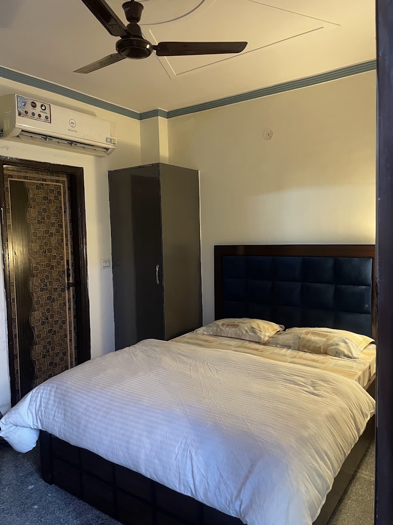 Nirvana Villa serviced apartments - Nirvana Villa serviced apartments A-99, Ramphal chowk, Chandar Vihar, Block B, Sector 7 Dwarka, Dwarka, New Delhi, Delhi, 110077, India