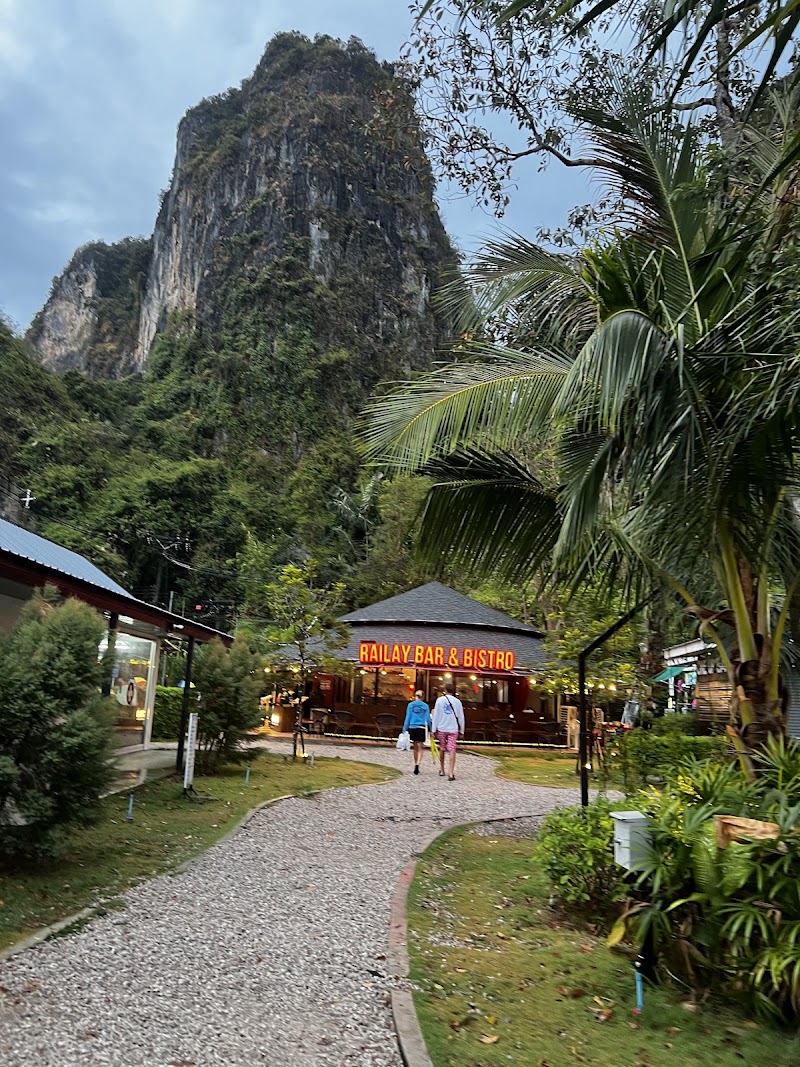 Railay Walking Street - Railay Walking Street 2R6Q+HGW Railay West Beach, Tambon Ao Nang, Amphoe Mueang Krabi, Chang Wat Krabi 81000, Thailand