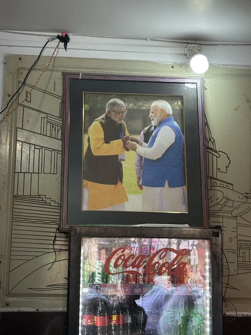 Keshav Tambul Bhandar - Keshav Tambul Bhandar 72J3+H82, Lanka Rd, Near Ravidas Gate, Anandbagh, Lanka, Varanasi, Uttar Pradesh 221005, India