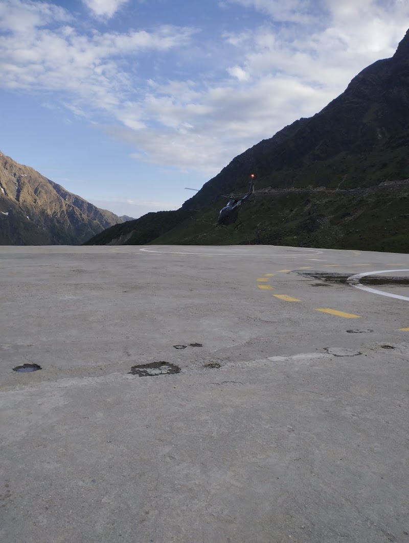 Helipad Kedarnath - Helipad Kedarnath, P3Q9+925, Trekking Way, Kedarnath, Uttarakhand 246445, India
