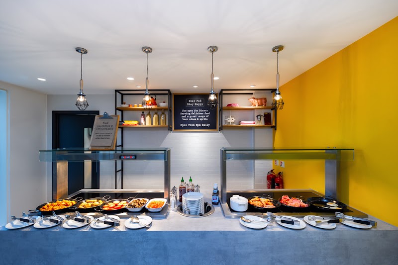 Staycity Aparthotels London Heathrow - Staycity Aparthotels London Heathrow High Point Village - Concierge, Station Approach, Hayes UB3 4FL, UK