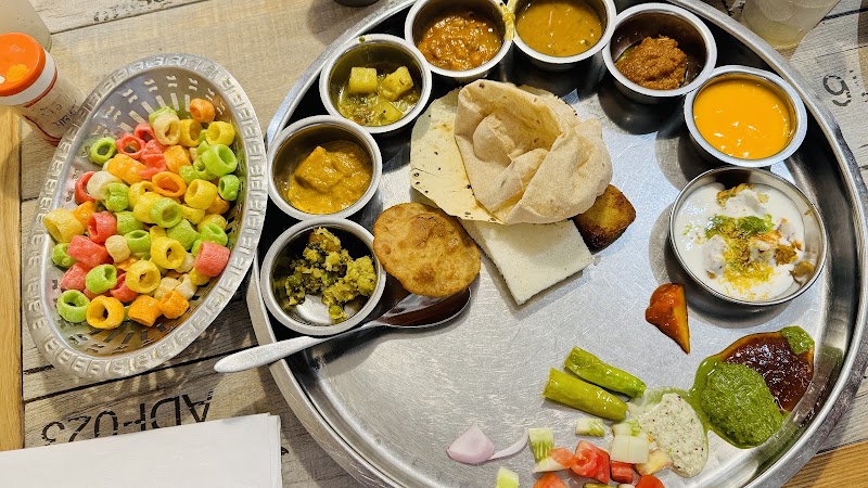 Toral Dinning Hall - Toral Dinning Hall, 101, Centre Point Building, Shopping Centre, Char Rasta, near Mahavir Nagar, Char Rasta, Mahavir Nagar, GIDC, Vapi, Gujarat 396191, India