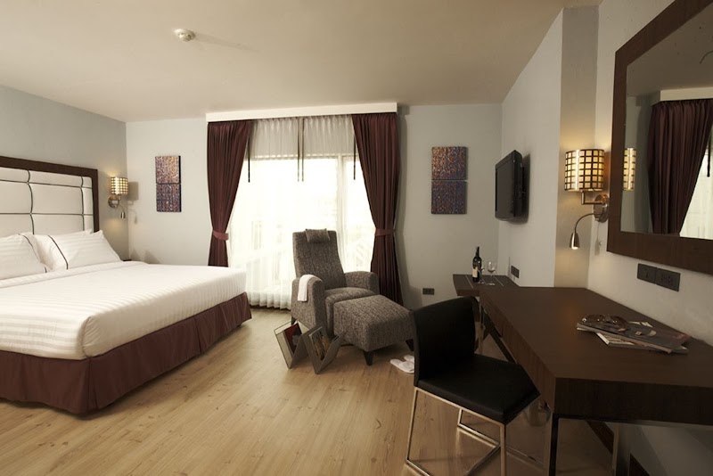 Sukhumvit Suites Hotel - Sukhumvit Suites Hotel 403-403/1, 407 407/1 Sukhumvit Rd, Khwaeng Khlong Toei Nuea, Watthana, Krung Thep Maha Nakhon 10110, Thailand