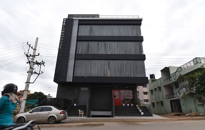 Super Townhouse by OYO Sarjapur Road Formerly Hotel Ace - Super Townhouse by OYO Sarjapur Road Formerly Hotel Ace, Serial No. 6, Doddakannelli Village, Varthur Hobli, Janatha Colony, Doddakannelli, Bengaluru, Karnataka 560035, India