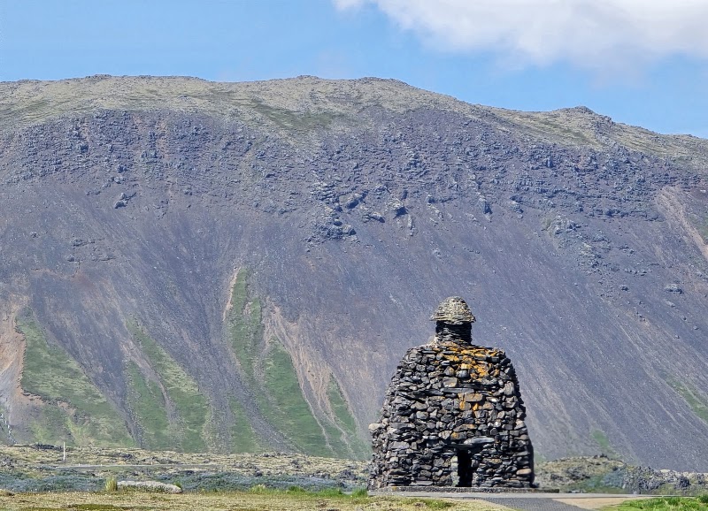 Monument to the Bard of Snæfellsás - Monument to the Bard of Snæfellsás, Q98F+745, Arnarstapavegur, 356 Arnarstapi, Iceland