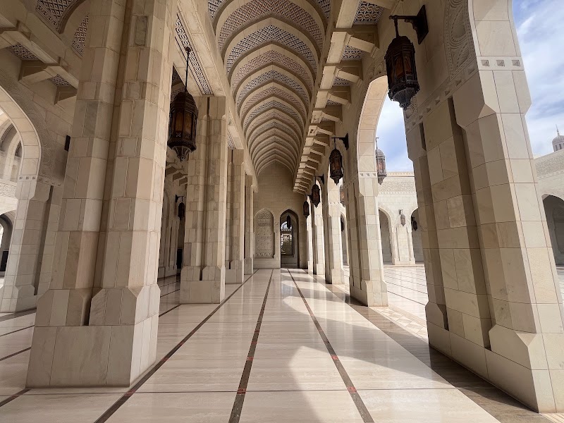 Sultan Qaboos Grand Mosque - Sultan Qaboos Grand Mosque Sultan Qaboos St, Muscat, Oman