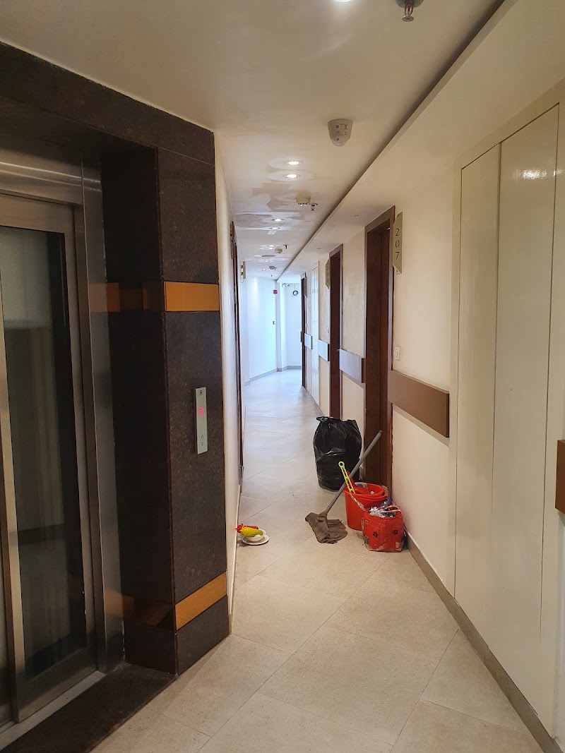 Hotel D Silver Leaf - Hotel D Silver Leaf Opposite Flyover Pillar No.34 LALKUAN road, 82/16, Guru Govind Singh Marg, 226001, Lalkuan, Lucknow, Uttar Pradesh 226001, India
