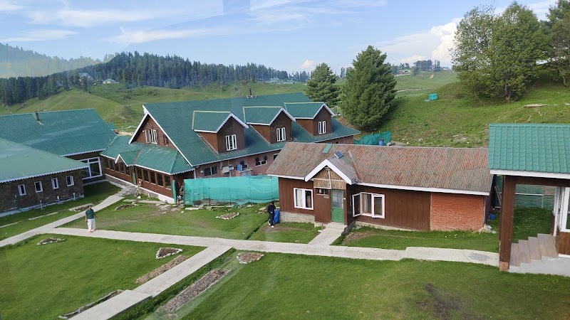 Hotel Nedou's - Hotel Nedou's Ski Institute Rd, opp. Gulmarg Golf Club, Gulmarg, Forest Block, 193403