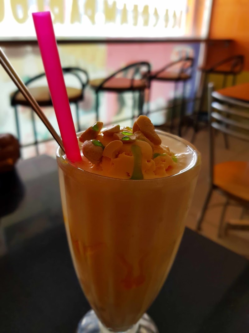 Shake Shack - Shake Shack, Palace Road, X754+H57, Gujarati Rd, Mattancherry, Kochi, Keralam 682002, India