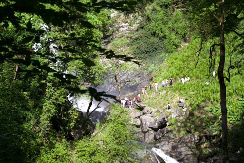 Ninoskhevi Waterfall - Ninoskhevi Waterfall, V7X8+5R4, Khizabavra, Georgia