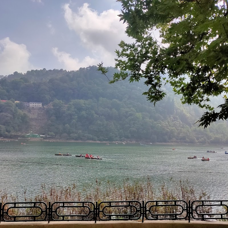 Mall Road - Mall Road, 9FR4+H9R, Mall Rd, Mallital, Nainital, Uttarakhand 263001, India