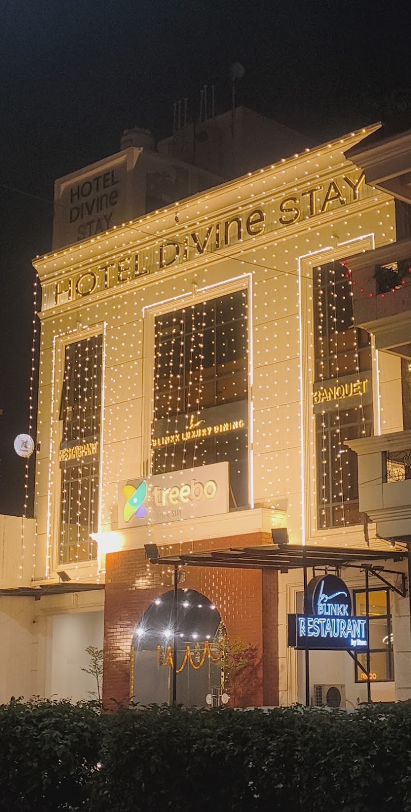 Blinkk Restaurant By Zoca - Blinkk Restaurant By Zoca 62A/1/50/2A, Dr Lohia Rd, near Auto sales petrol pump, Civil Lines, Prayagraj, Uttar Pradesh 211001, India
