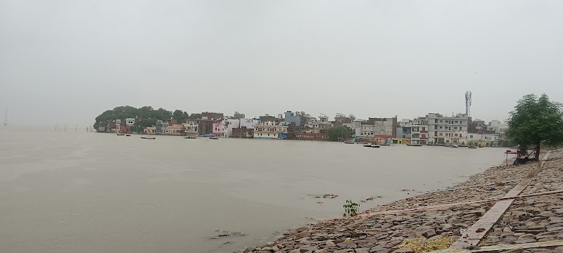 Prayagraj Marine drive - Prayagraj Marine drive FV4P+Q2F, Daraganj, Prayagraj, Uttar Pradesh 211002, India