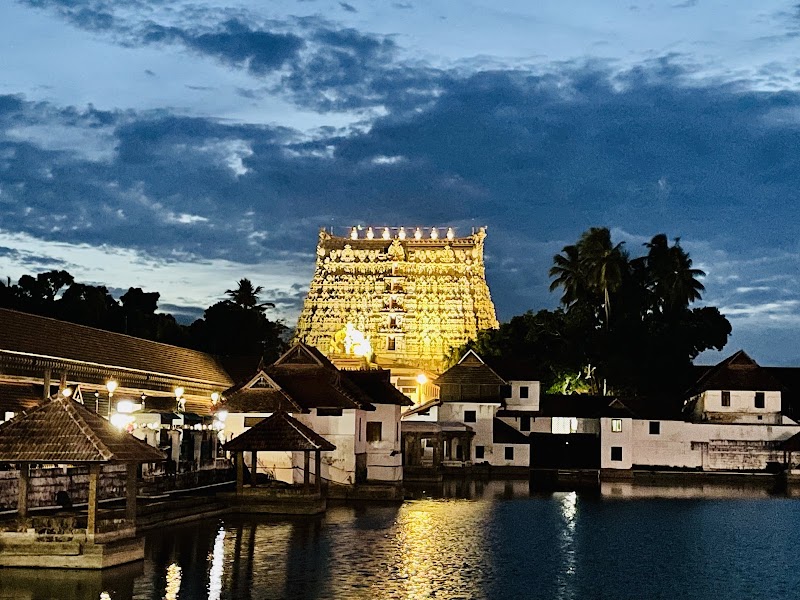 Padmatheertha Pond - Padmatheertha Pond TC 37/946, S Street Rd, Fort, East Fort, Pazhavangadi, Thiruvananthapuram, Kerala 695023, India