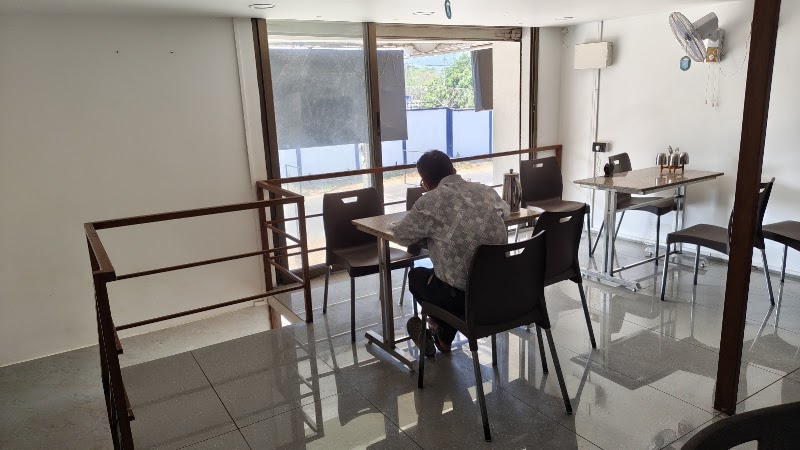Hari Om Restaurant - Hari Om Restaurant Essen Building, Shop No 16, Bogmalo Road, opposite Naval Aviation Museum, Bogmalo, Goa 403806, India
