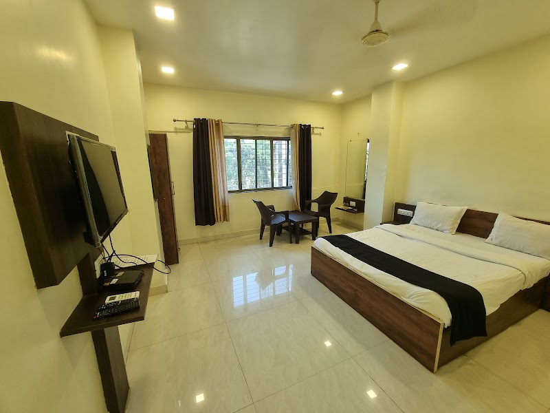 THE LIVING SPACE - THE LIVING SPACE 43, near BUS STAND, Takve Kurth, Gawliwada, Rao Colony, Pune, Lonavala, Maharashtra 410401, India