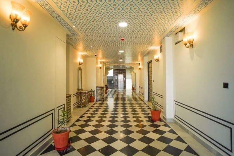 Trully hotel the amar mahal (Saheli Palace) - Trully hotel the amar mahal (Saheli Palace) HMWQ+HHR, Saheli Marg, Near HDFC Life, Panchwati, Udaipur, Rajasthan 313004, India