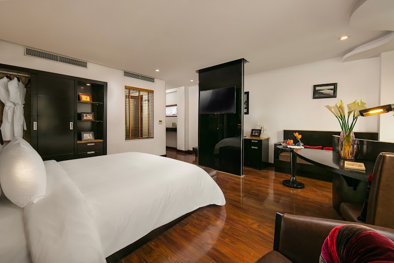 La Nueva Boutique Hotel Hanoi - La Nueva Boutique Hotel Hanoi, 32 P. Lò Sũ, Hoàn Kiếm, Hà Nội 100000, Vietnam