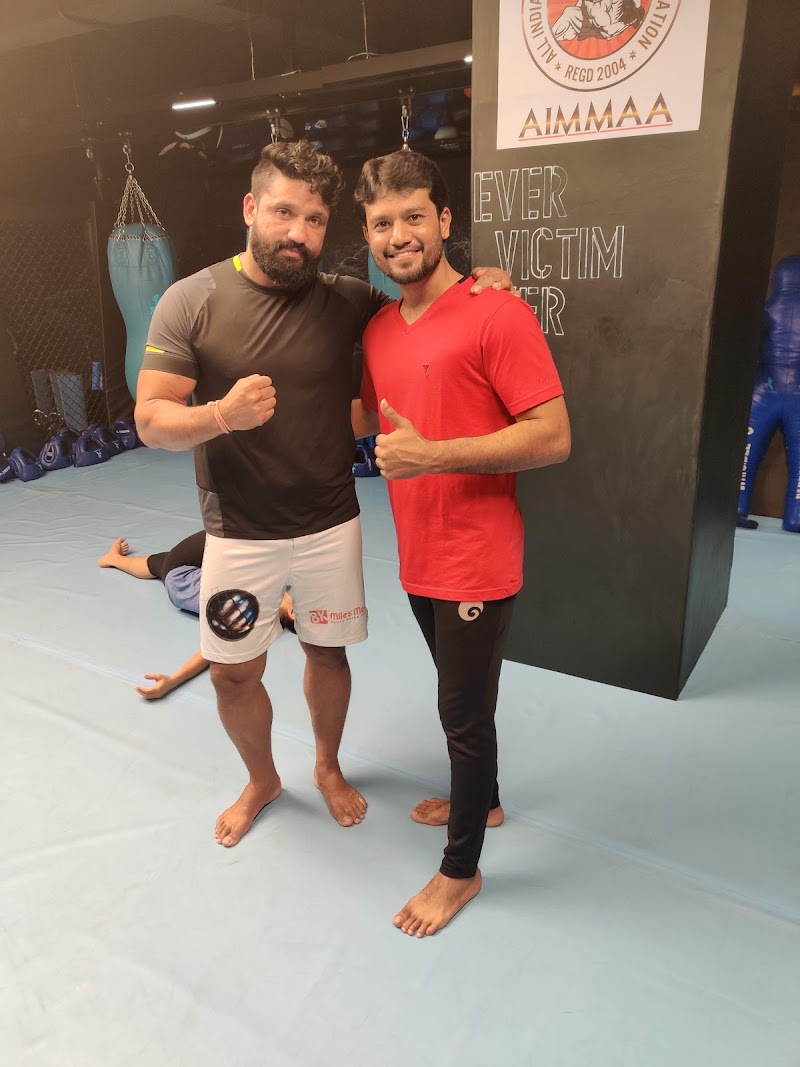 MMA Matrix Gym - MMA & Fitness Centre - MMA Matrix Gym - MMA & Fitness Centre, 3rd Floor, Plot, Linking Rd, above Food Square, Santacruz (West), Mumbai, Maharashtra 400054, India