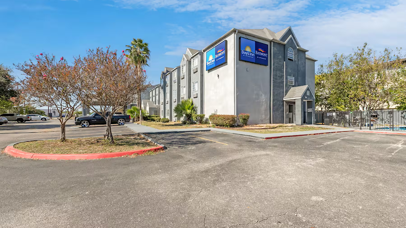 Days Inn by Wyndham San Antonio Downtown - Days Inn by Wyndham San Antonio Downtown 1025 S Frio St, San Antonio, TX 78207, USA