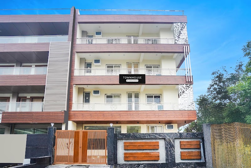 Super Townhouse Sector 121 - Super Townhouse Sector 121 Pocket No. 48, Sector 121, Noida, Uttar Pradesh 201316, India