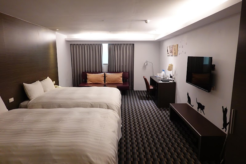 Look Hotel (Chiayi) - Look Hotel (Chiayi) No. 155號, Linsen W Rd, Guohua Village, West District, Chiayi City, Taiwan 600