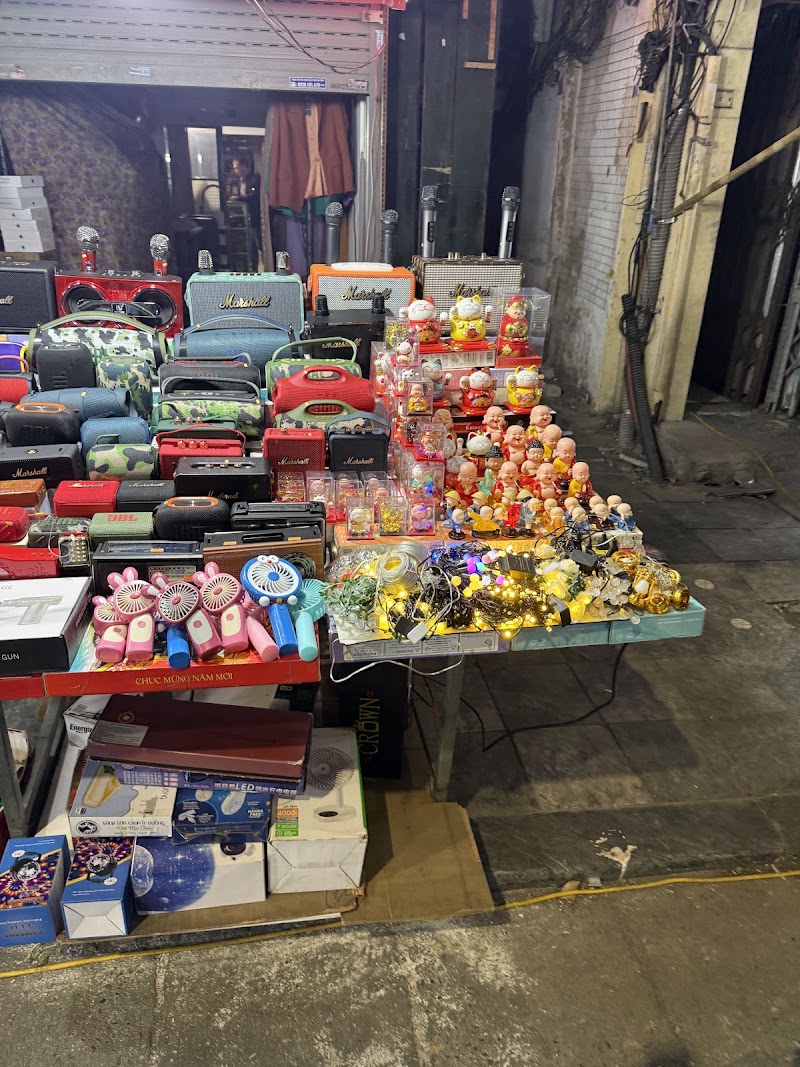 Night market start ( Friday to Sunday) - Night market start ( Friday to Sunday) 78 P. Hàng Giấy, Phố cổ Hà Nội, Hoàn Kiếm, Hà Nội, Vietnam