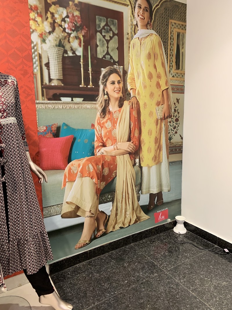 Gariahat Shopping Complex - Gariahat Shopping Complex, 212, Rash Behari Ave, Gariahat Market, Hindustan Park, Gariahat, Kolkata, West Bengal 700029, India