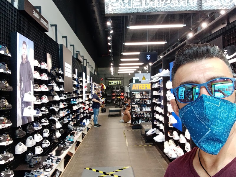 JD Sports - JD Sports, Diagonal Mar SC, Av. Diagonal, 3, Sant Martí, 08019 Barcelona, Spain