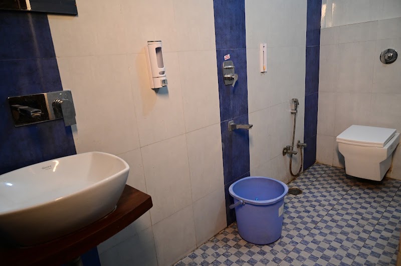 AP Palace Hotel, Ayodhya - AP Palace Hotel, Ayodhya, Fatehganj Devkali Rd, near Indian Bank, Badi, Adarsh Puram, Faizabad, Uttar Pradesh 224001, India
