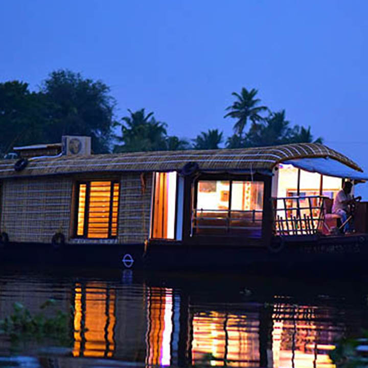 Poovar boat tour - Poovar boat tour Ucchakkada p. o, Attupuram, Chalakkara - Poovar Rd, Kulathoor, Kerala 695525, India