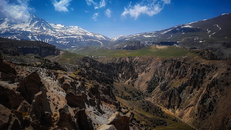 Shirvan Canyon - Shirvan Canyon, 8RVQ+887, Meshginshahr, Ardabil Province, Iran