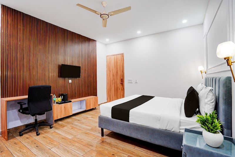 Townhouse Oak by OYO Sector 18 Metro Station Formerly Raasha Inn - Townhouse Oak by OYO Sector 18 Metro Station Formerly Raasha Inn PLOT NO 358, A Block, Pocket A, Sector 19, Noida, Uttar Pradesh 201301, India