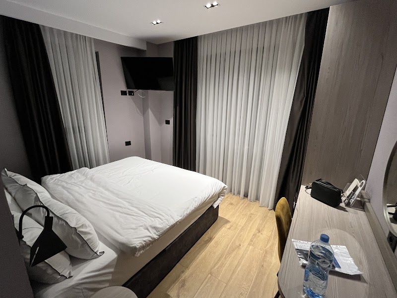 Starlight Hotel - Starlight Hotel 8RJC+HVP, Tiranë, Albania