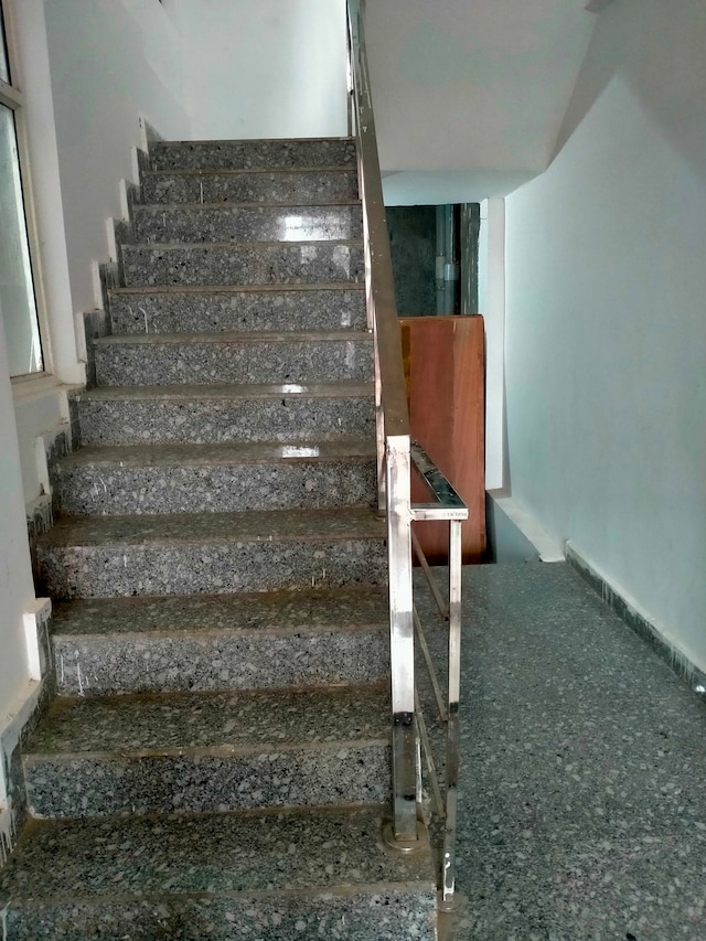 Collection O by OYO S K Residency - Collection O by OYO S K Residency Plot no .1 block A, Deshraj complex, Gali No. 3, Hazipur, Sector 104, Noida, Uttar Pradesh 201304, India