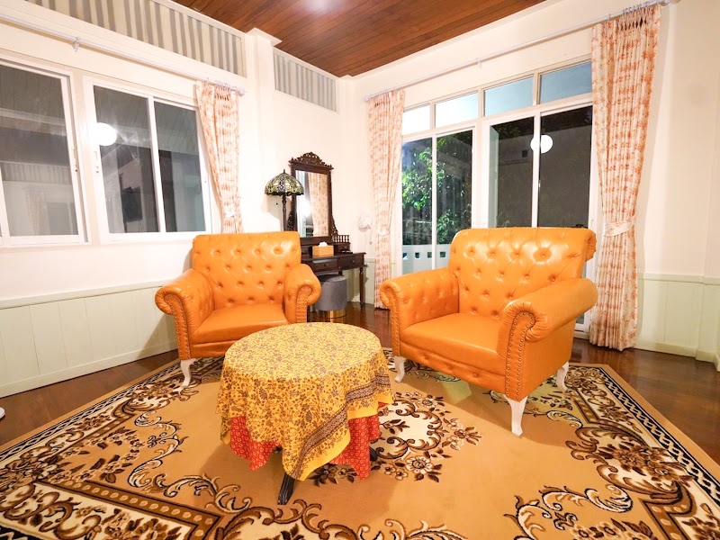 Rim Praya - Rim Praya 35 Dinso Rd, Khwaeng Wat Bowon Niwet, Khet Phra Nakhon, Krung Thep Maha Nakhon 10200, Thailand