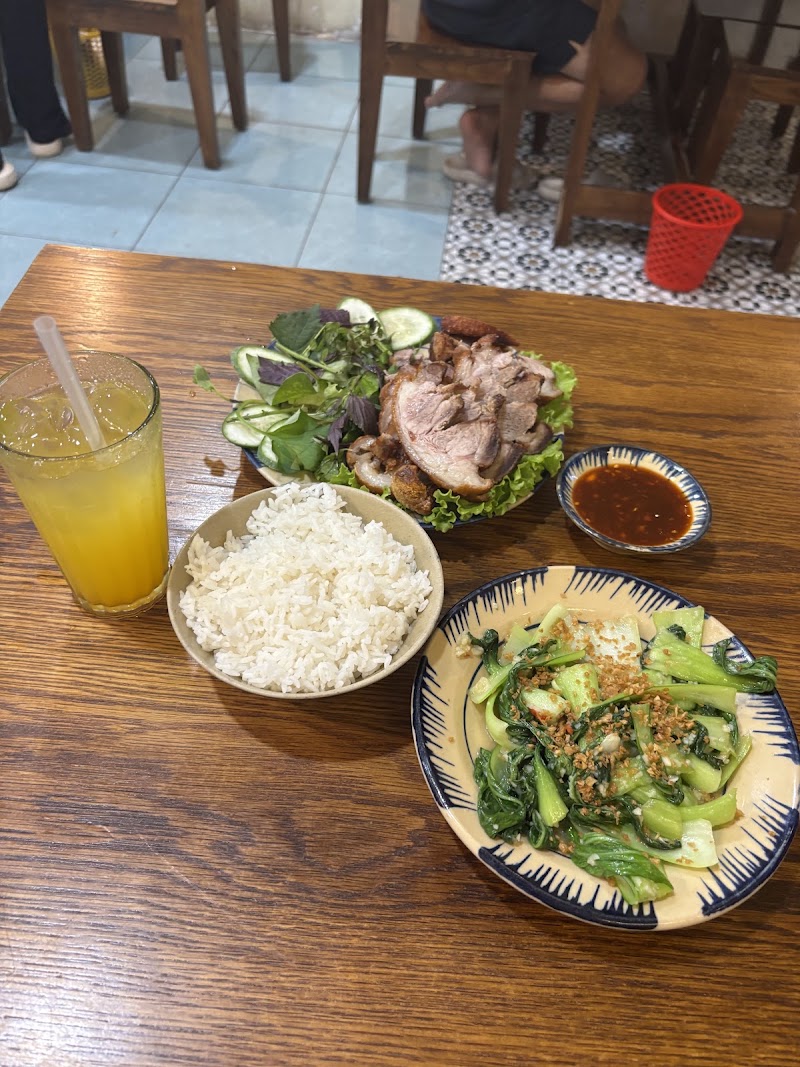 Cơm Nhà Nha Trang - 베트남 밥 전문점 - Cơm Nhà Nha Trang - 베트남 밥 전문점, 45 Đ. Lê Đại Hành, Nha Trang, Khánh Hòa 650000, Vietnam